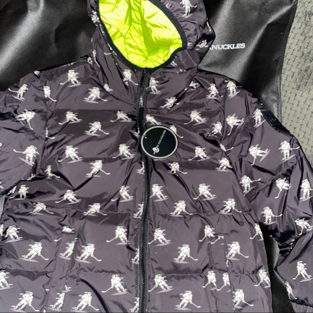 Kids Moose knuckle coat. Size 14/16 large.